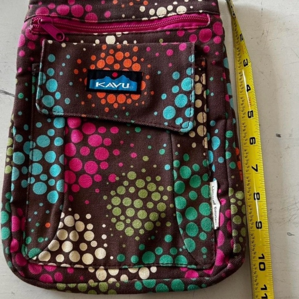 Lot sale: Genuine Kavu crossbody bags with wallet